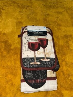 Mainstays Cream Kitchen Towel & Pot Holder Set with Red Wine Glass Motif
